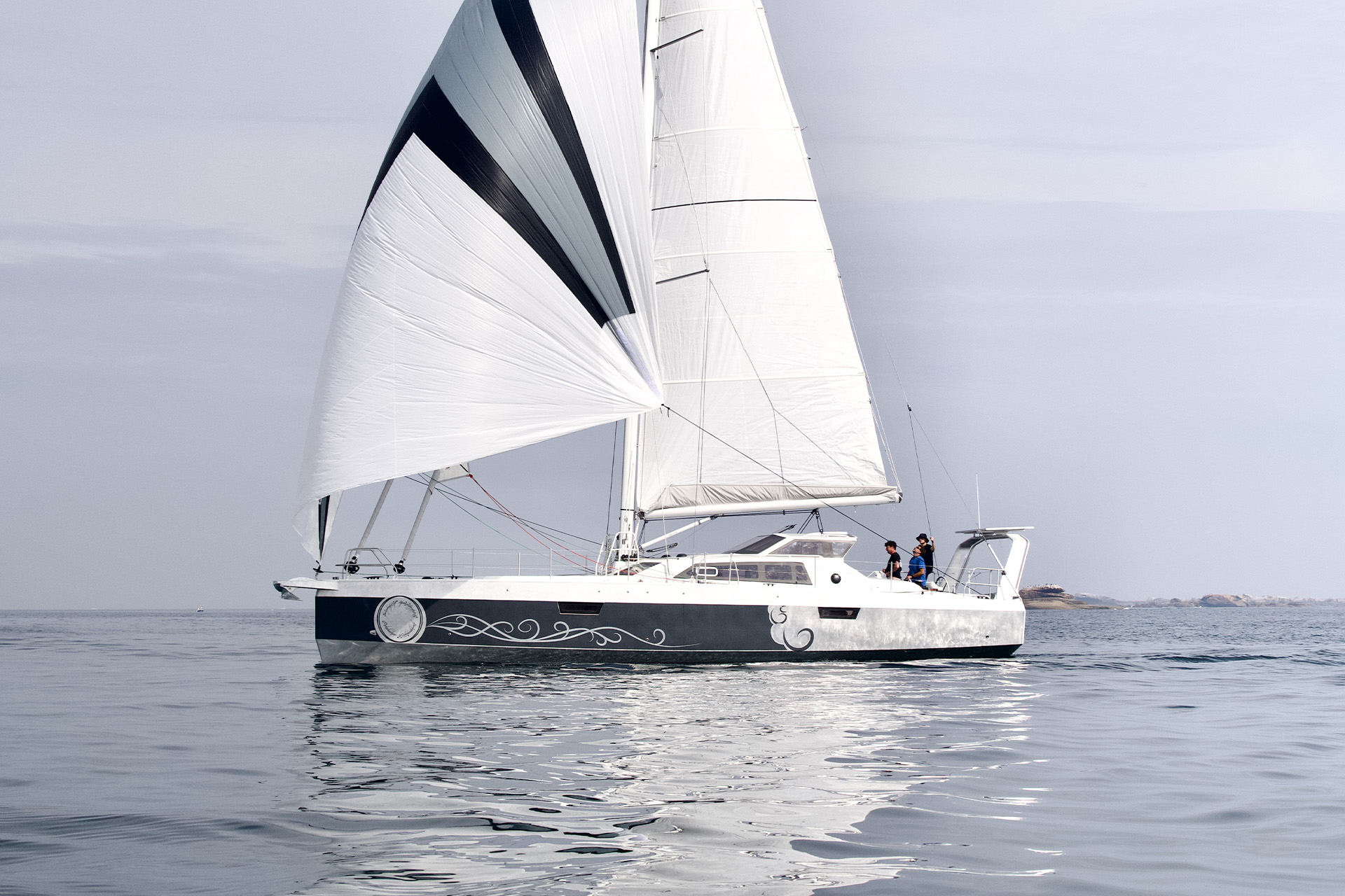 Voilier aluminium moderne et élégant