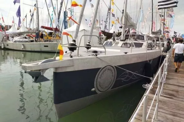 L'iroise 48, voilier en aluminium, à quai au Grand Pavois
