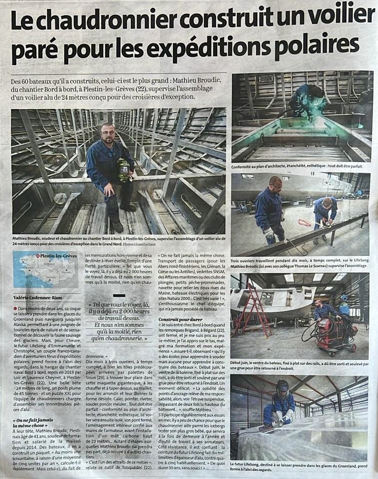 Mathieu, chaudronnier chez Bord à Bord, sur le voilier LifeSong en construction dans la presse